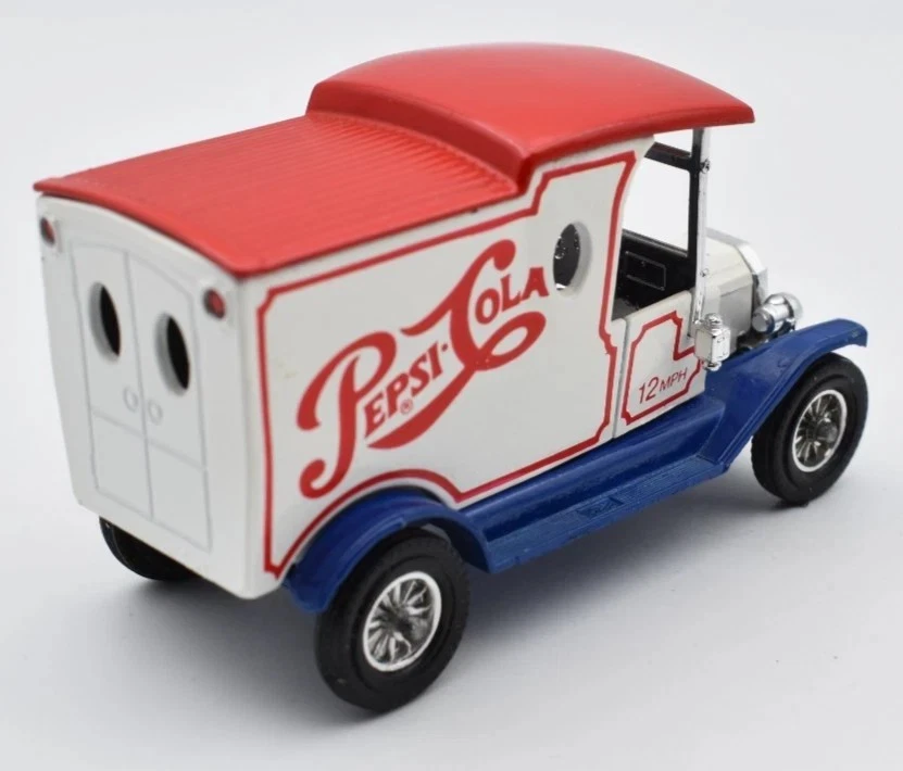 Matchbox MoY Yesteryear Y12 Ford Model T Pepsi Cola 1912. Piastra di base... - Immagine 2 di 4
