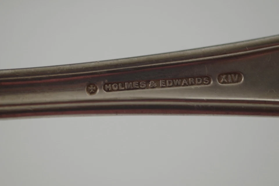 Servidor de pastel sólido griego asirio Holmes & Edwards 1889 Foto 3 de 3