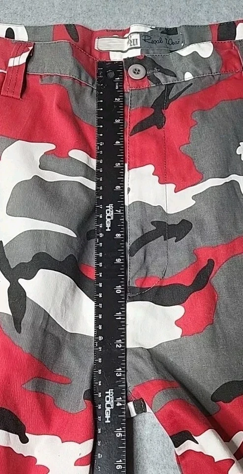 Pantalones Cortos Regal Wear Y2K Rojo y Gris Camuflados con Cordón Talla 42 Cintura Real @ 39" Foto 4 de 4