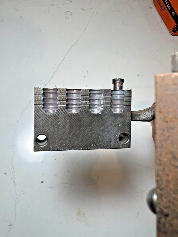 Saeco Mold 382 - 4 cavidades .38 WC con asas Scovill Foto 4 de 4