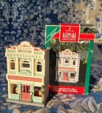 Hallmark Nostalgic Houses And Shops Series - Store Shop Christmas Ornament 1992 