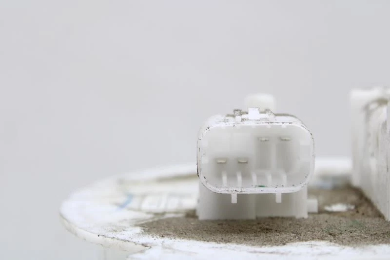 2018-2024 Buick Enclave Fuel Pump Unit 84702674 OEM - Image 3 of 4