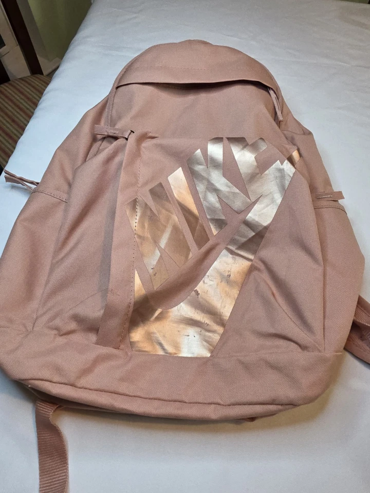 耐克 Elemental 玫瑰金背包。  二手。 状况良好,价格实惠。 女士手提包 — 第 4/4 张图片