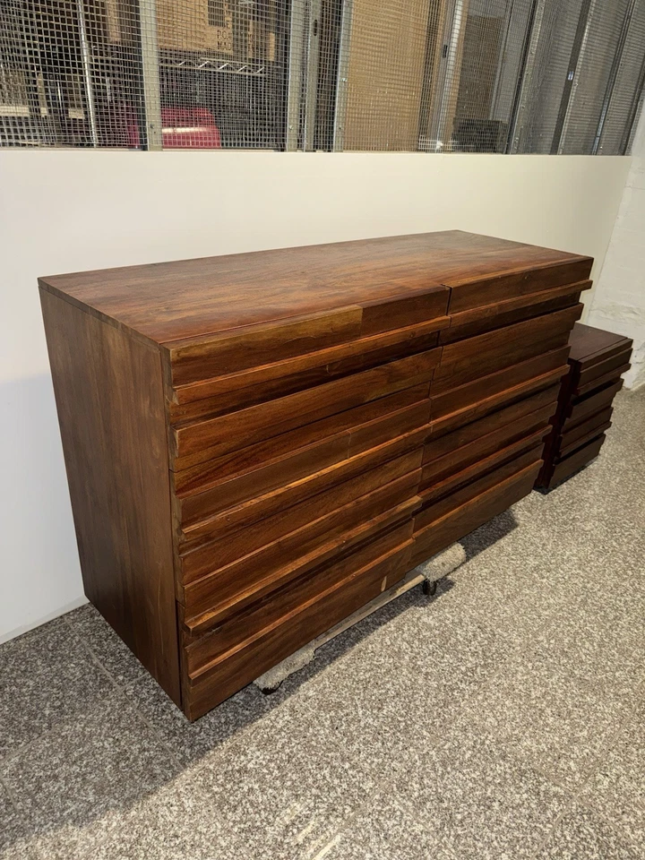 West Elm Stria Madera Recuperada 6 Cajones Cómoda - Acabado Miel Foto 2 de 4