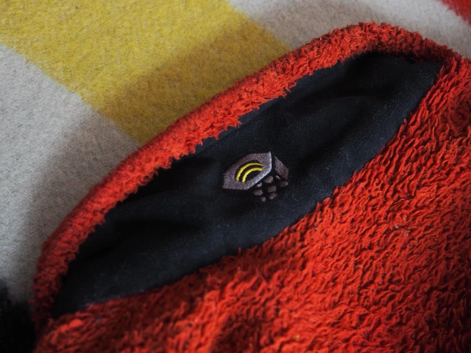 Chaqueta polar de colección Mountain Hardwear roja oxidada negra cremallera exterior mono pila M Foto 3 de 4