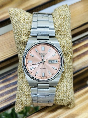 Vintage Seiko 5 Automatic 7009 Movement  Salmon Dail Watch Day/Date