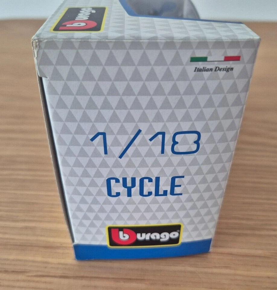 MOTO BBURAGO ESCALA 1:18 KAWASAKI NINJA ZX-10R MODELO 11728 AZUL Foto 4 de 4