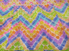 SCRUB TOP  Spring Zig Zag Print  Size 3 X Just Love Scrub 3 Pockets  Pen