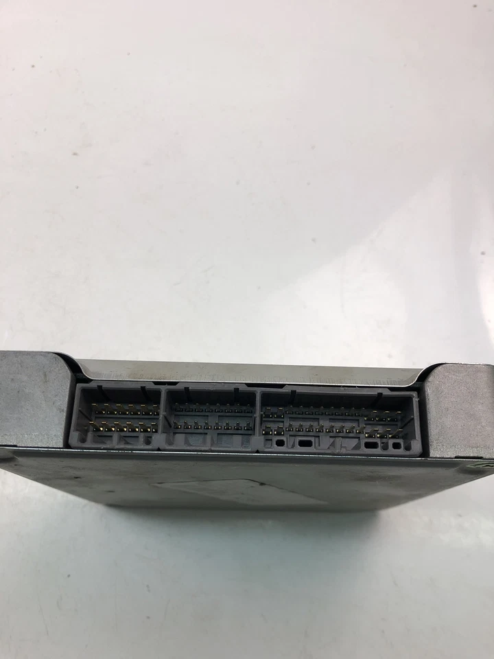 DE3800 SUZUKI BALENO 1997 Control Unit 33920-61GB0 - Image 3 of 4