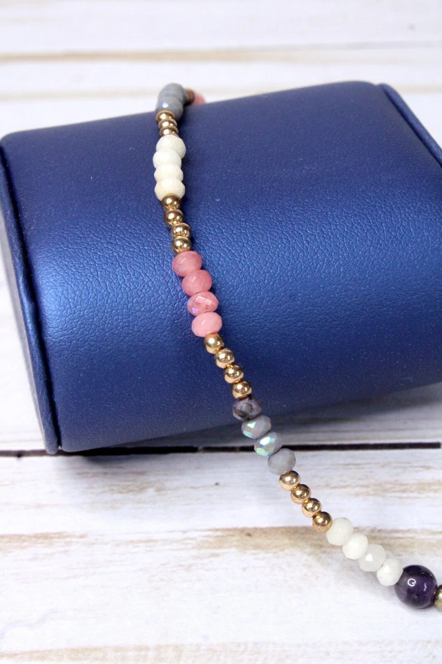 Pulseira Chelas coleção primavera-verão 7" com contas coloridas e extremidades de ametista - Imagem 2 de 4