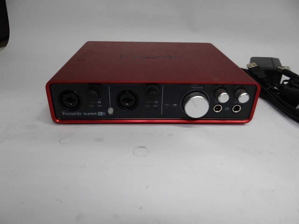 Interfaz de audio Focusrite Scarlett 6i6 Foto 2 de 4
