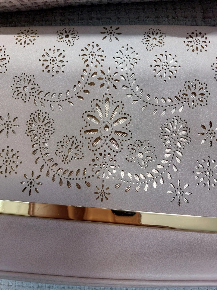 Lovely Pink Bag By New Look With Beautiful Cut Out Details On Thr Front Flap - Image 3 of 4