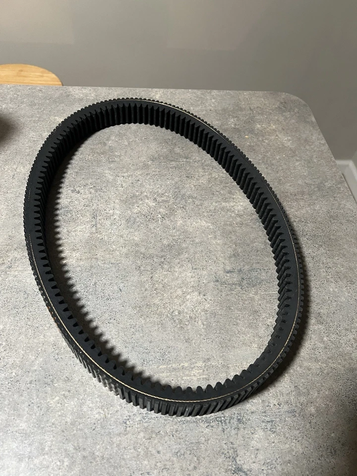 Correa de transmisión Ultimax Pro 144-4640U4 para moto de nieve Polaris Foto 2 de 3