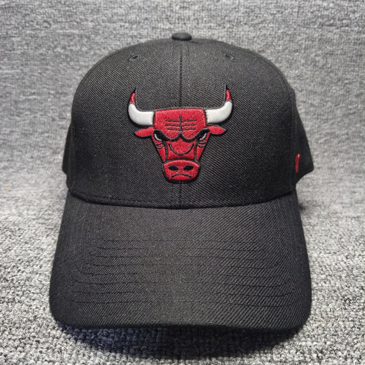 '47 Brand Chicago Bulls Black Strapback Curved Brim Cap NBA Bulls Logo