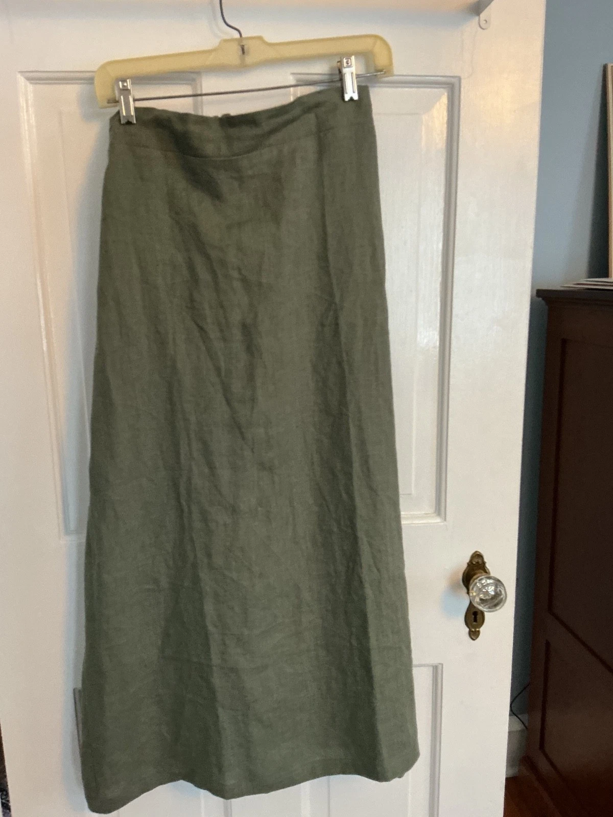Old Linen Mill Soft Midi Linen Skirt, Sage Green, NWOT
Opens in a new window or tab