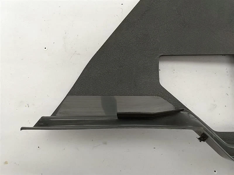 Cubierta de caja de fusibles izquierda conductor delantero sedán Volvo 960 1992 1993 1994 1995 1996 1997 Foto 2 de 4