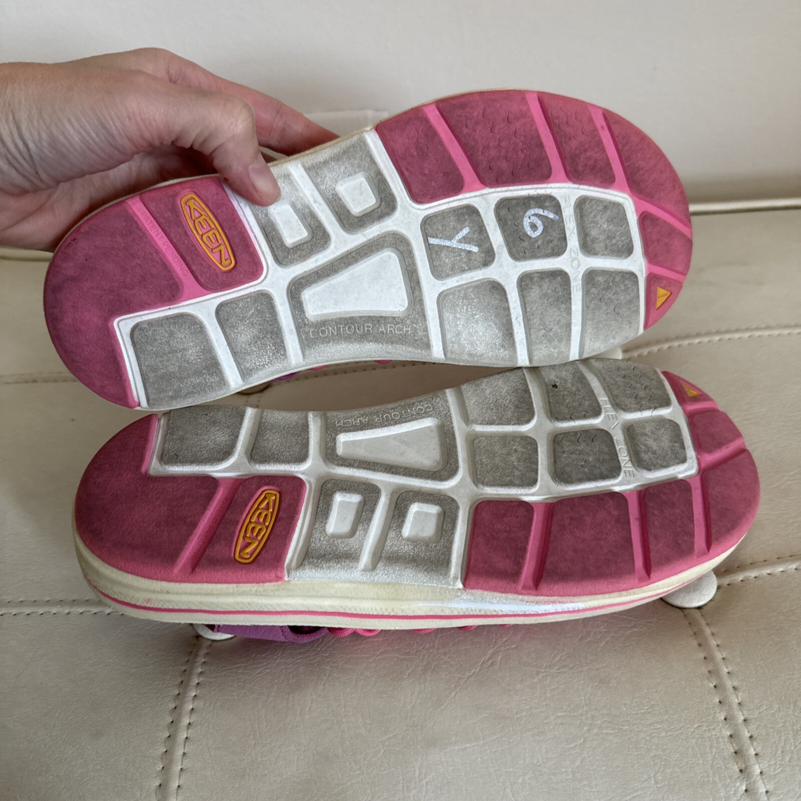 Sandali sportivi Keen Uneek donna taglia 7 5 cinturino alla caviglia coulisse rosa scarpe usati in ottime condizioni