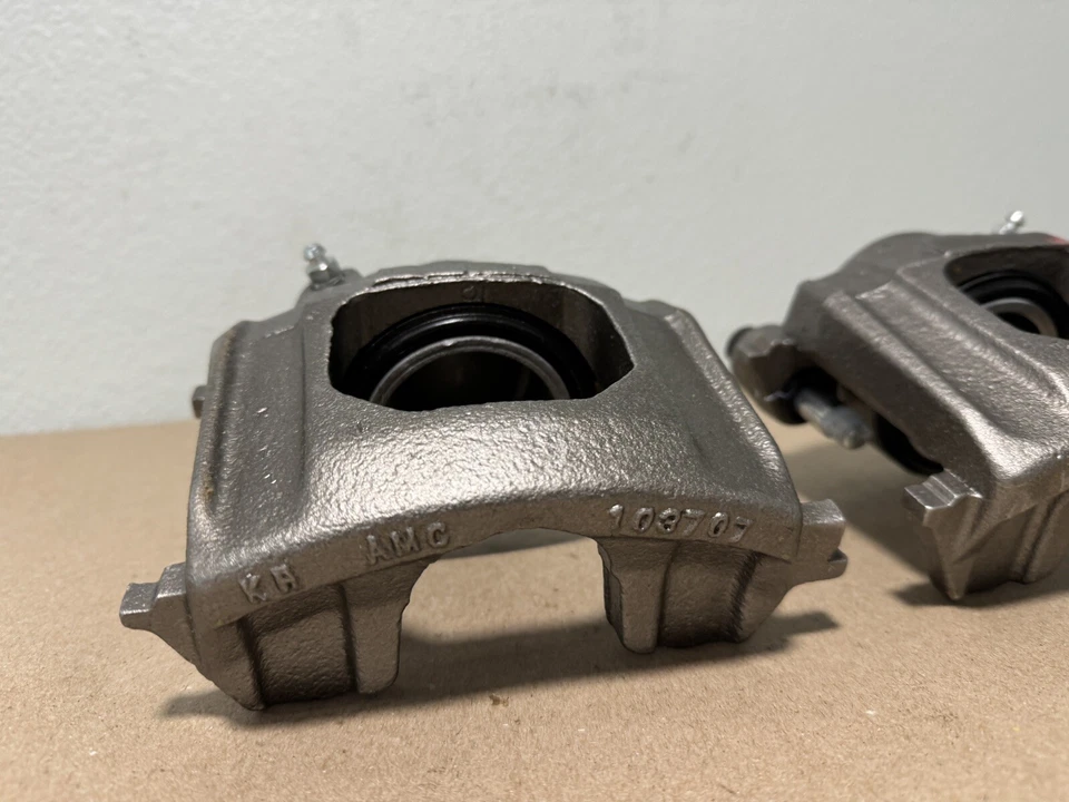 Par de pinzas de freno de disco delanteras centradas para Jeep CJ7 1982-1986 (KIT25814) Foto 2 de 4