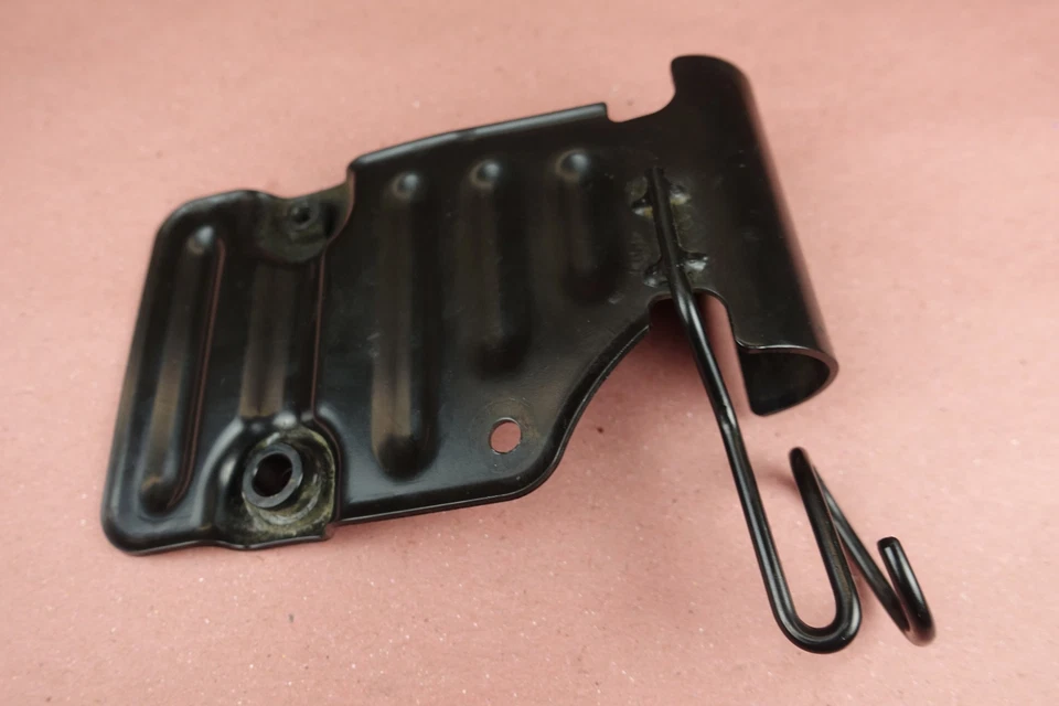 Левостороннее крепление регулятора напряжения 2010-2014 2015 2016 2017 Triumph Thunderbird - Изображение 3 из 3