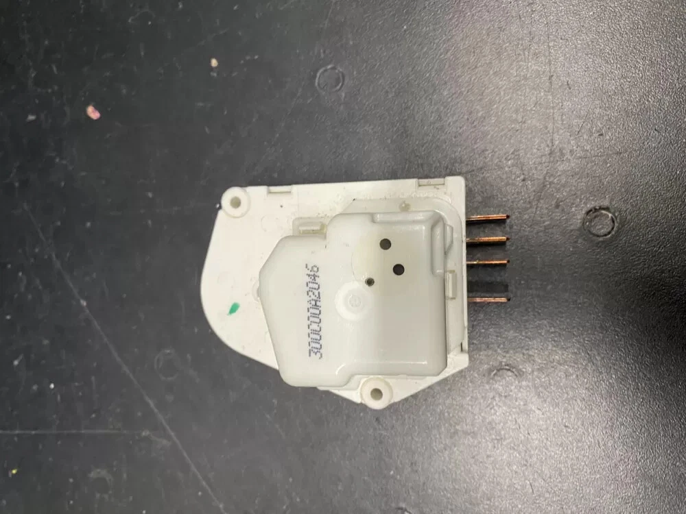 Whirlpool KitchenAid Kenmore W1082227 Refrigerator Defrost Timer AZ15991 | BK798