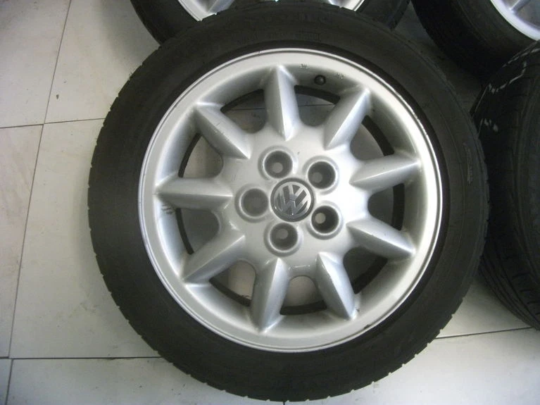 Original VW Golf 3 Vento Scirocco Corrado Alufelgen NEU Winterreifen 205 50 r15 - Bild 3 von 4