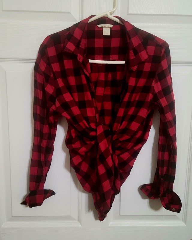H&M Women casual buttons-Down Shirt US Size 10