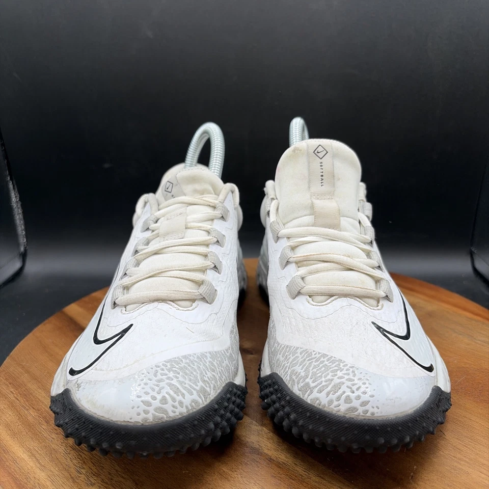 Nike Alpha Huarache Elite 4 Turf Women's Size 6 Softball Shoes FD2746-102 White - Image 2 of 4