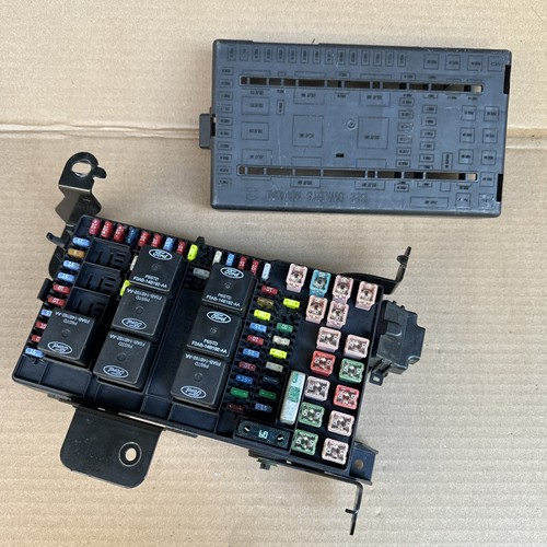 02 FORD EXCURSION INTERIOR FUSE PANEL JUNCTION BOX RELAY MODULE 2C7T