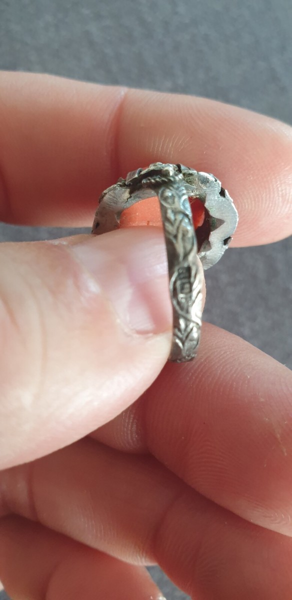 Bague Ancienne En Argent Et Corail Rouge - Taille 54, Poinçon Orfèvre - Occasion