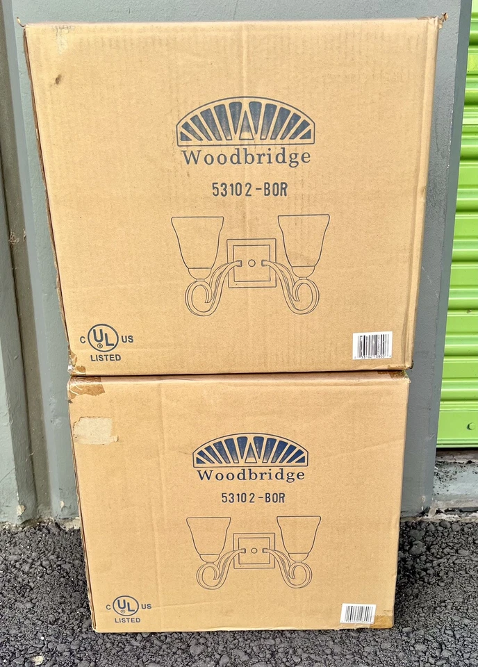 Aplique de baño Woodbridge 53102-BOR Palermo 2 luces, Burdeos. Estado Nuevo Foto 2 de 4