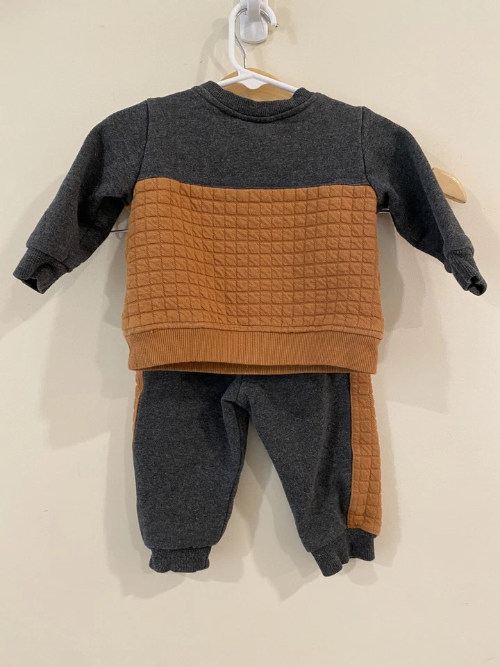 Infant Timberland 2 Piece Outfit (12 mo) With Logo Quilted Sweatsuit - Image 2 of 4
