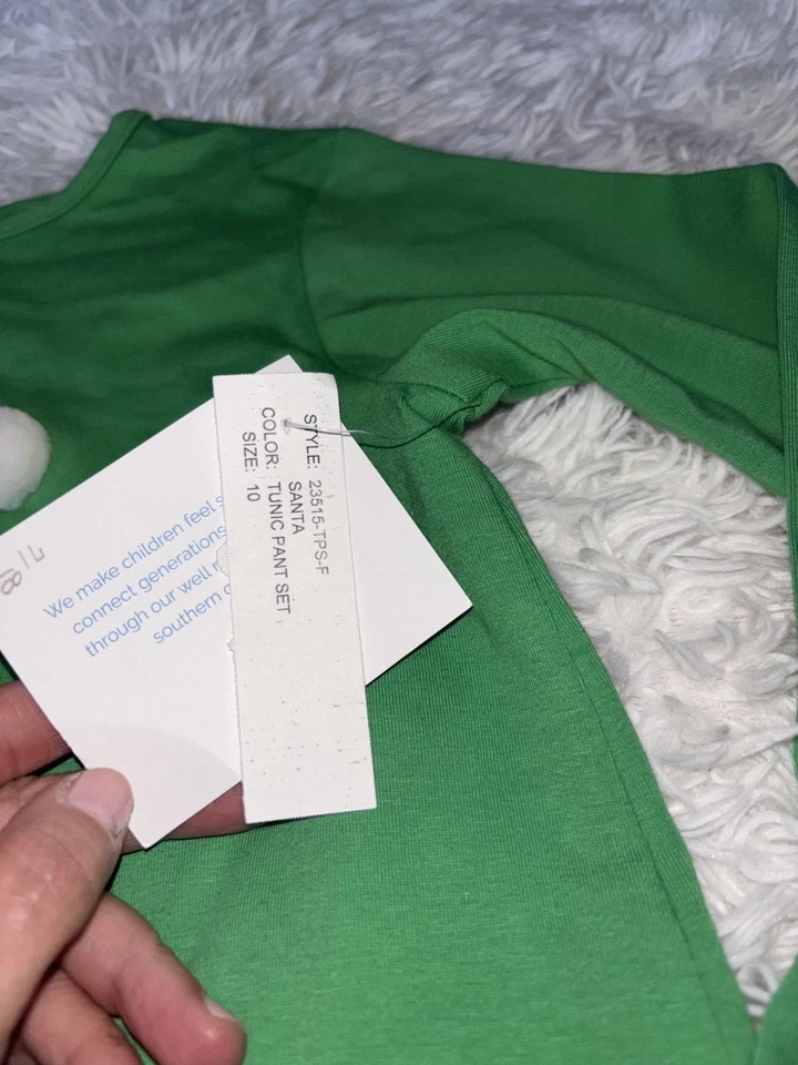 The Bailey Boys girls sz. 10 green Santa design dress. New w/tags. Adorable - Image 4 of 4