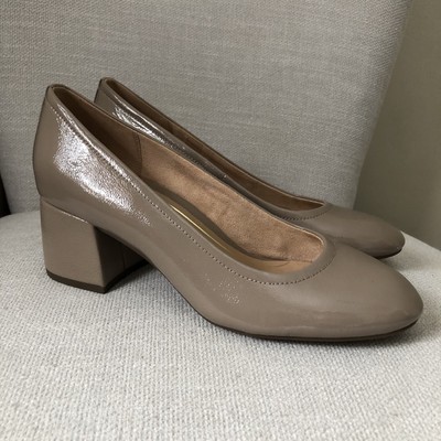 Vionic Women s Size 9 Carmel Nude Patent Leather Block Heel Pumps