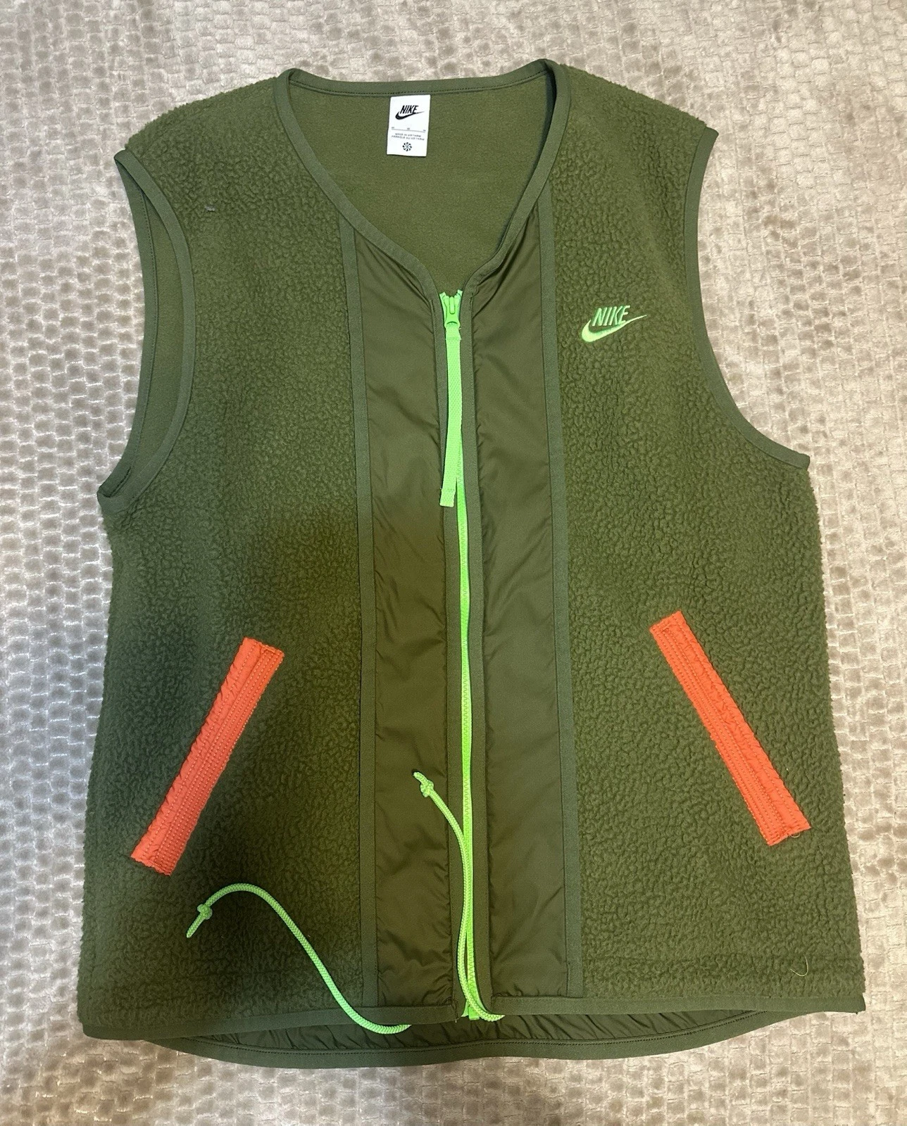 Nike Sportswear Essentials Fleece Vest Medium Green