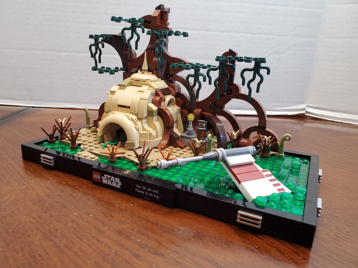 LEGO STAR WARS: Dagobah Jedi Training Diorama (75330) Used