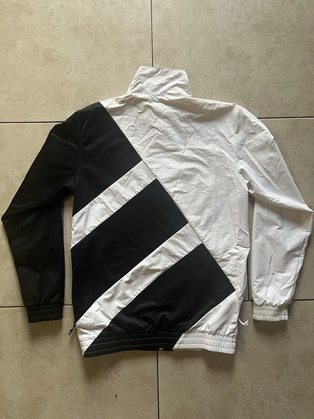 adidas EQT Originals Colorblock Windbreaker Full Zip Stand-Up Collar S - product detail image 3