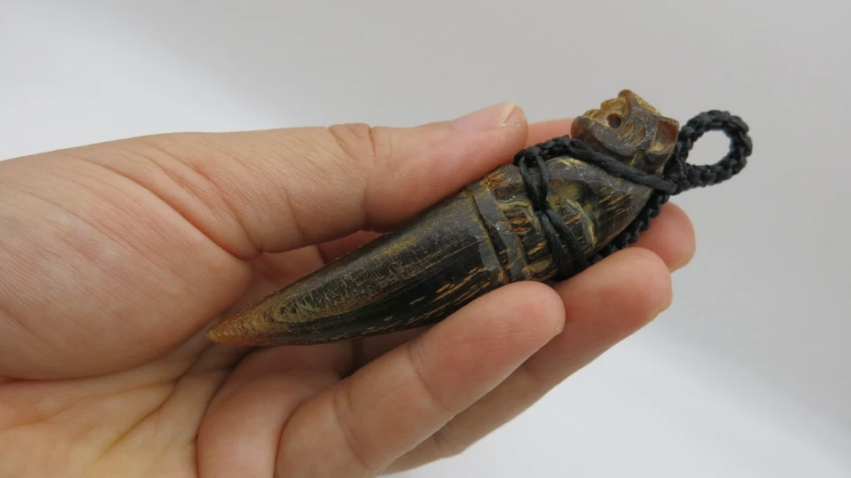 Super Rare Tiger Carved Thai Amulet Sacred Fang Pendant Khiaw Chang Talisman - Image 3 of 4