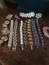 Collection Of dress Jewelry, Including 5 Jewelcraft braclets & broach.