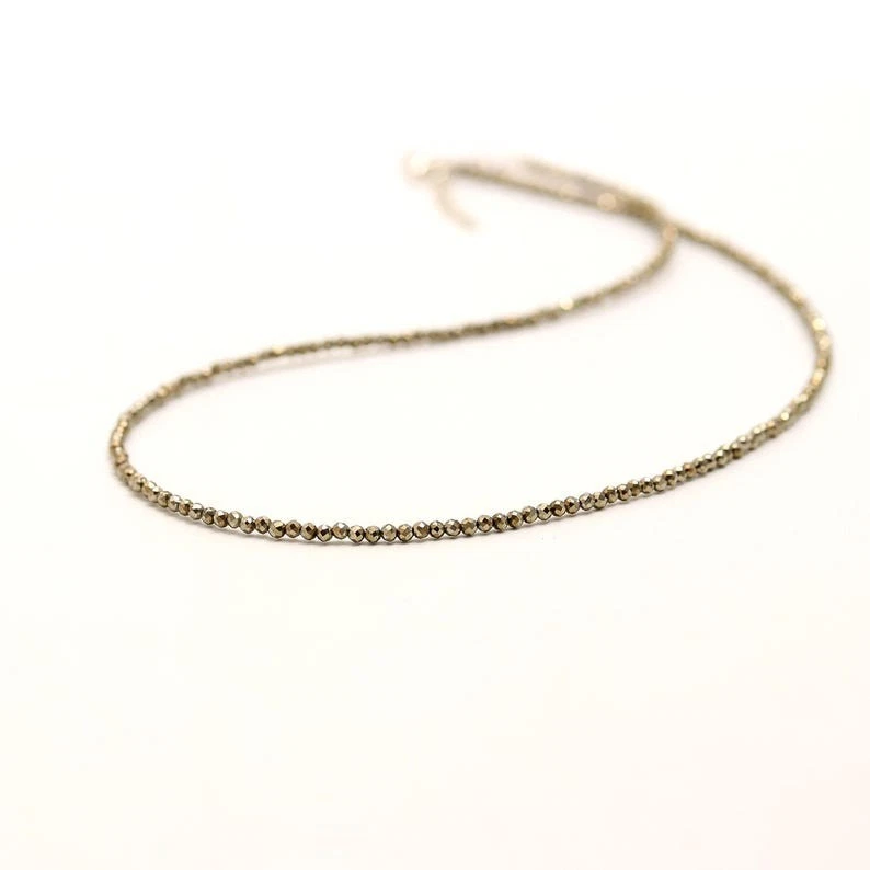 Hermosos collares redondos facetados de pirita dorada de 2-3 mm con cuentas para mujer de 18" Foto 4 de 4