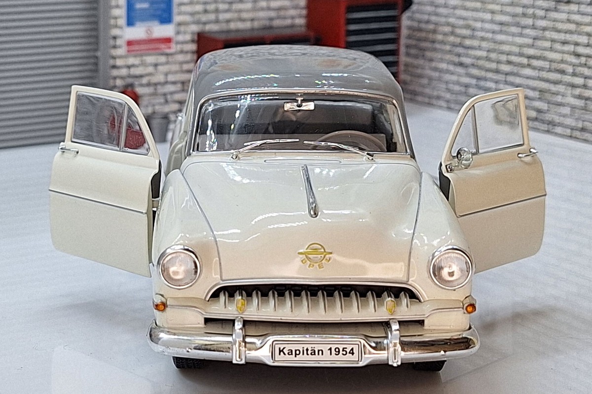Opel Kapitan 1954 - White 1:24 Scale IXO | eBay