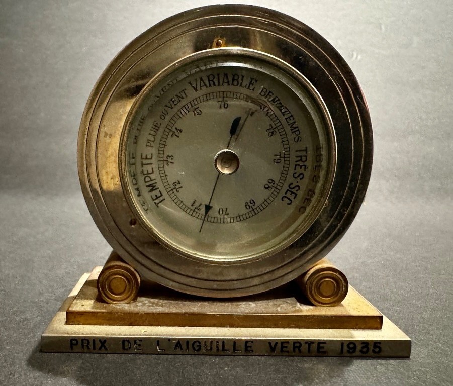 A 1935 French Art Deco barometer by Bancelin of Paris — a functional piece of scientific art history for the wall.