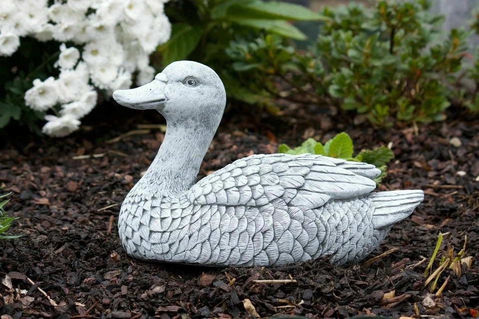 Frostfeste Steinfigur Ente Gartenfigur Steinguss lebensecht 29 cm wetterfes - Bild 1 von 4