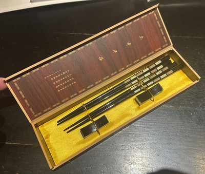 2 Paar Essstäbchen Holz Chopsticks Sushi Stäbchen Original China Hochwertig Box