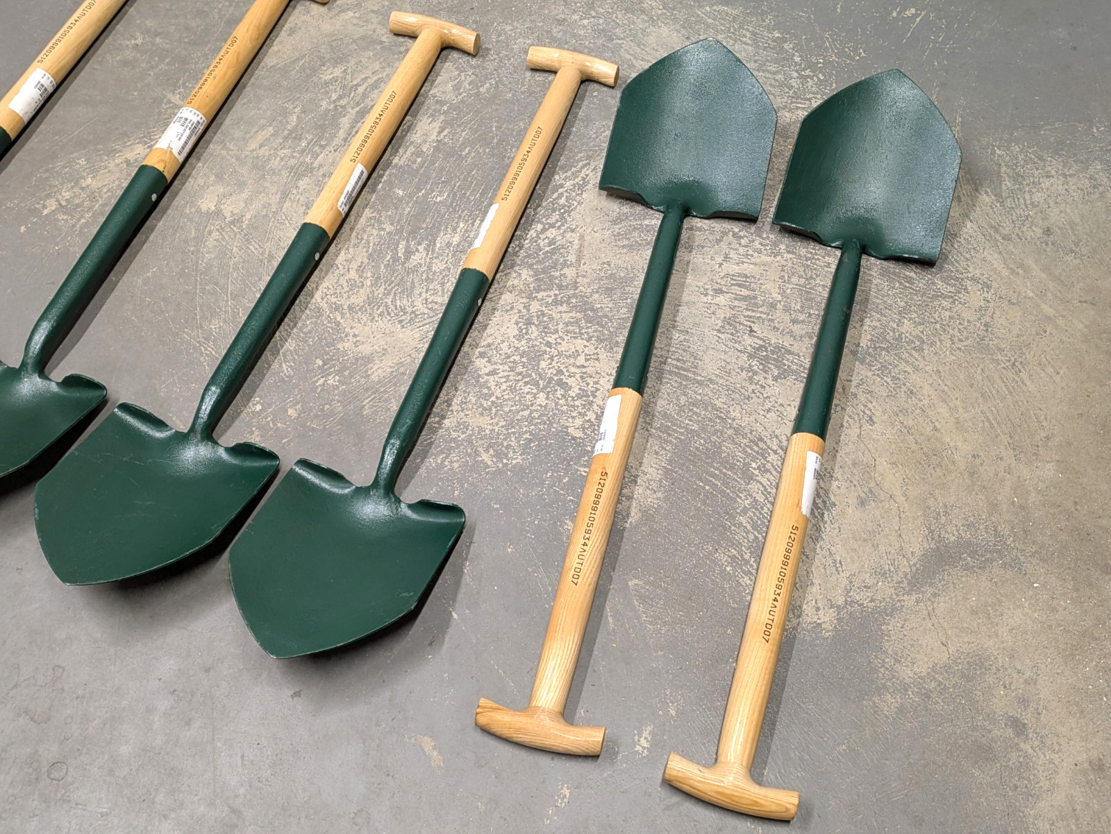 British Army - Military - MOD - 3 ft General Service Shovel Spade - Dated 2007