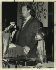 1975 Press Photo Commissioner Pete Rozelle of National Football League Speaking