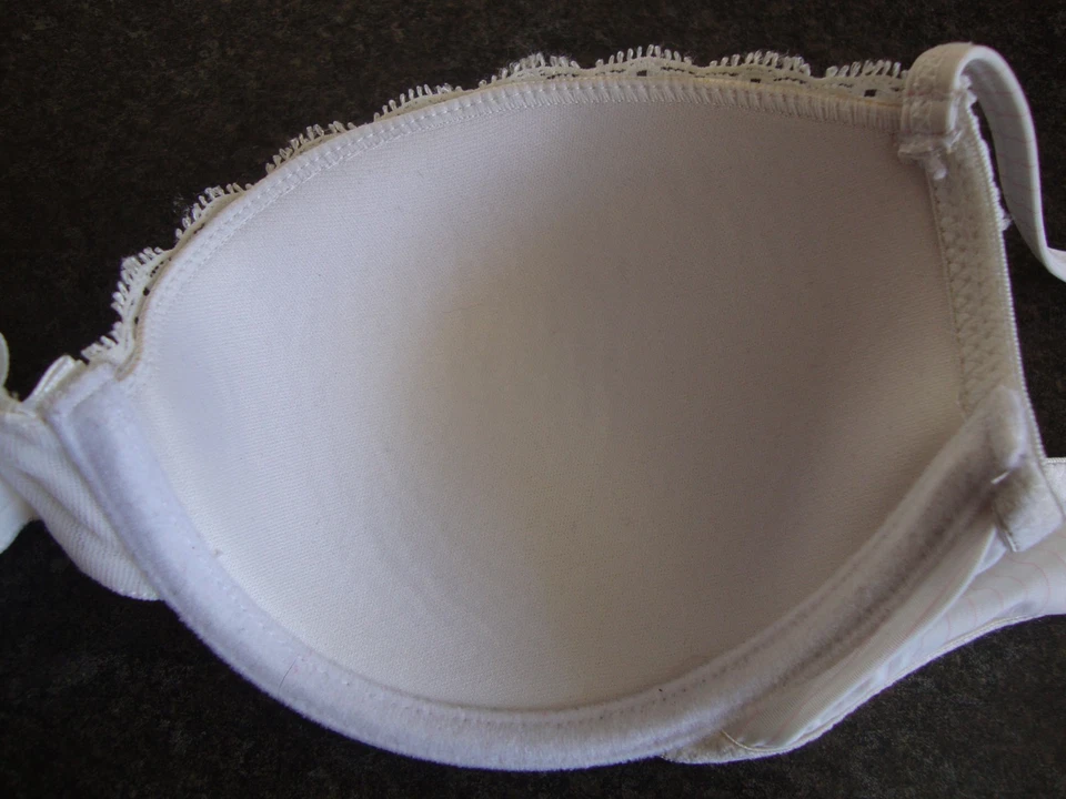 New Look Pink And White Striped Underwired Moulded With Lace Trim Bra Size 34B - Image 3 of 4