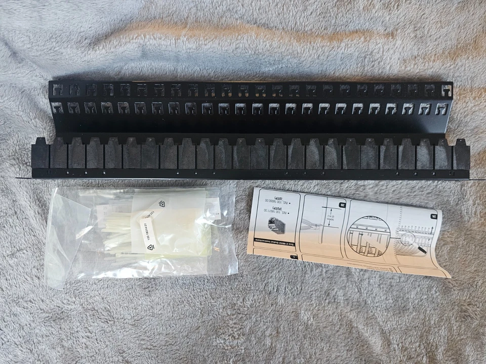 SIEMON Z PNL U48E Z MAX SHIELDED EMPTY PATCH PANEL 48 PORT - Image 2 of 4