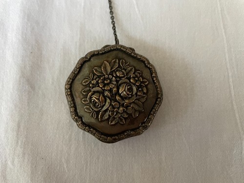 Sterling silver repousse flowered art deco chatelaine compact w/ mirror. 1 3/4" - Picture 9 of 9