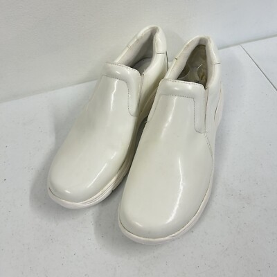 Nurse Mates Dove Womens 11M White Patent Leather Slip On Clogs Nurse Shoes