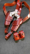 K06706 Two Gun Shoulder Holster & Double Speedloader Pouch For 357 Magnum 4" RH